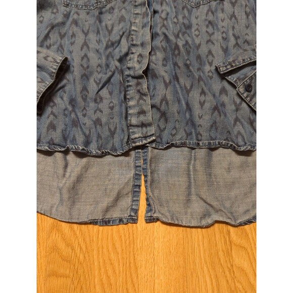 Cloth & Stone Shirt Womens Medium Blue Chambray Button Up Roll Tab Sleeve Hi Low - Picture 2 of 12